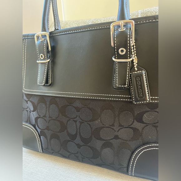 Coach Signature Buckle Carryall – Black Leather Trim – Mint Condition - Picture 2 of 11